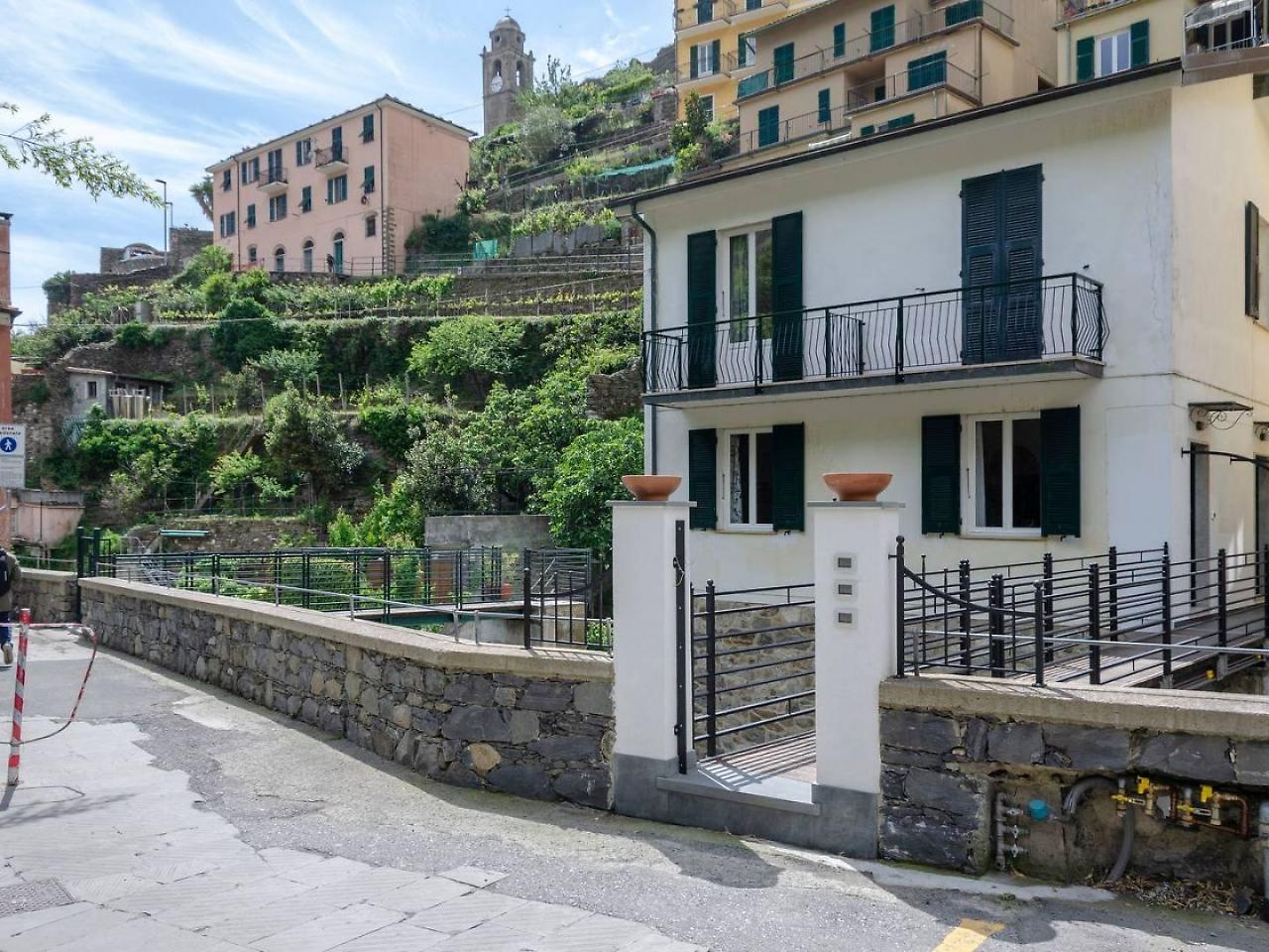 דירות ורנאצה Joivy Family Flat With Little Patio, Cinque Terre מראה חיצוני תמונה